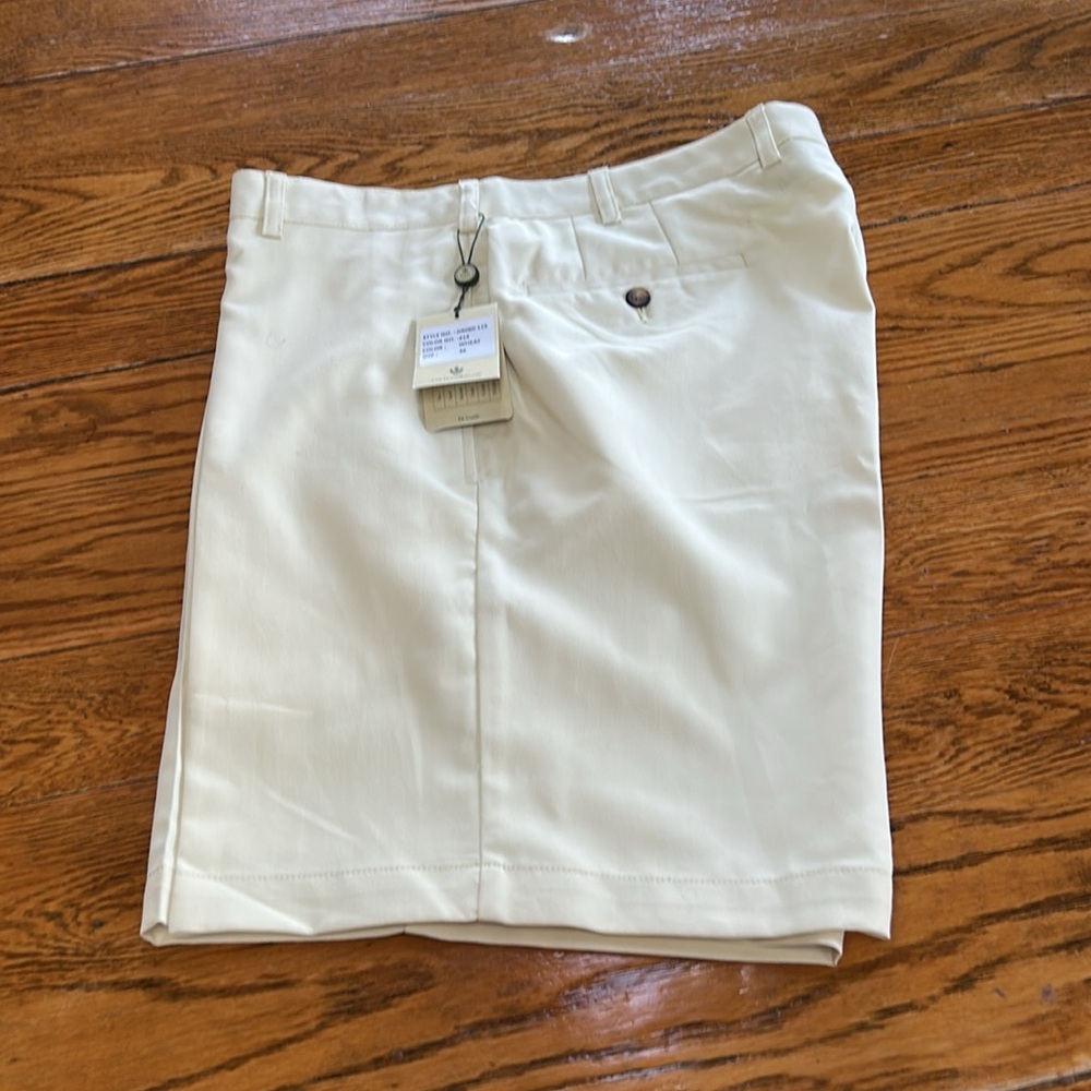 Donald Ross Men’s flat front shorts. Color is Wheat (pale butter yellow) Size 36 - Picture 13 of 14